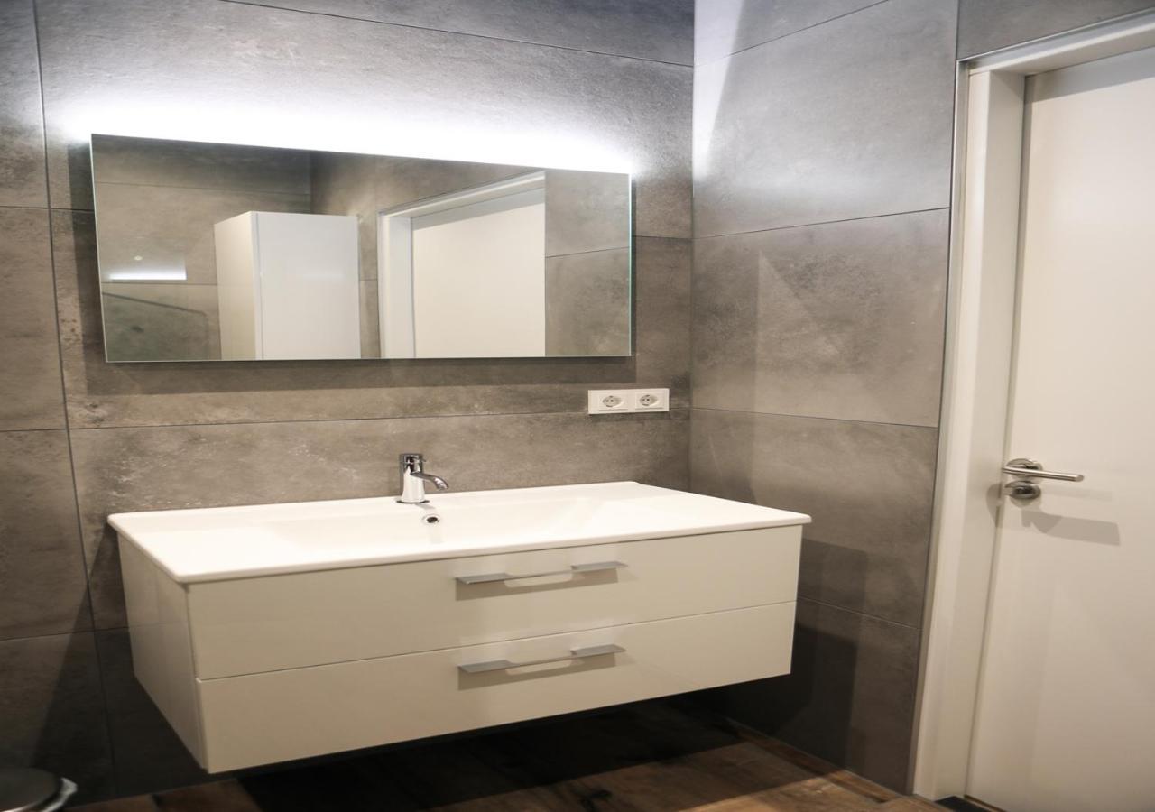 Prachtig Appartement In Het Centrum Van Иршеке Екстериор снимка